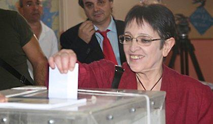 Ψήφισε η Αλέκα Παπαρήγα στο Γκύζη