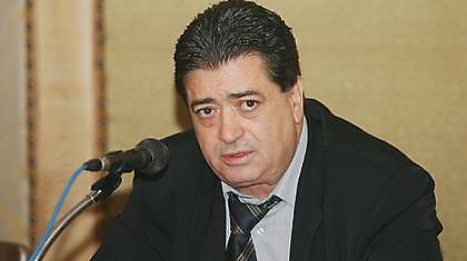 Πηρούνιας κατά φιλάθλων!