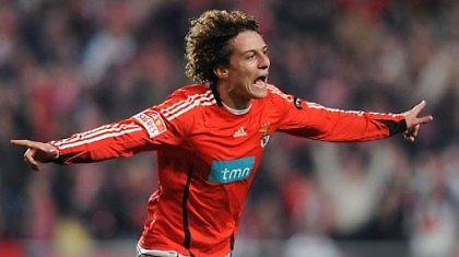 «Χορός» εκατομμυρίων γύρω από τον Νταβίντ Λουΐζ