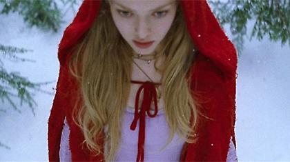 Η… σέξι εκδοχή της Κοκκινοσκουφίτσας