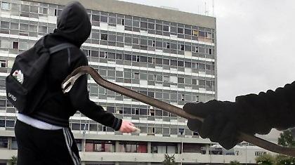 Χτύπησαν καθηγητές με σιδηρολοστούς!