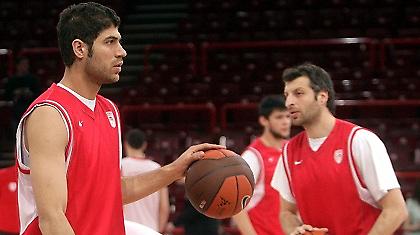 Έτοιμος ο Παπαλουκάς, παρών ο Βασιλόπουλος