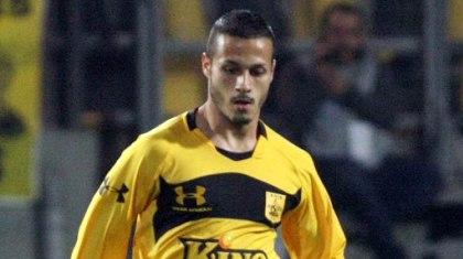 Ψάχνει αριστερό χαφ