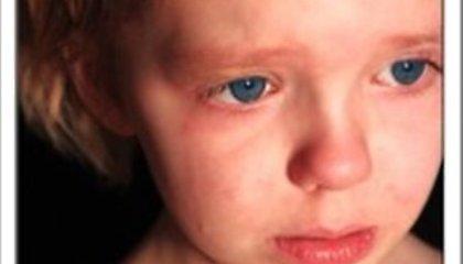 Άφησαν το παιδί τους στο αυτοκίνητο…και πήγαν να τα πιούν!