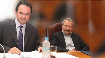 Στο πρώτο πλάνο η Τρόικα, στις off shore τα χαμόγελα…