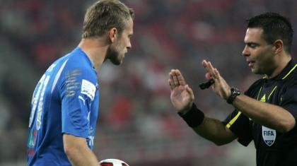 Κρέσιτς: «Πέναλτι και κόκκινη στον Ολυμπιακό»