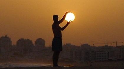 Μία Ισπανίδα αγόρασε τον Ήλιο!