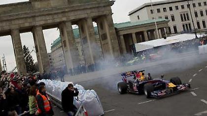 Αποθέωση για Φέτελ στη Γερμανία (video)