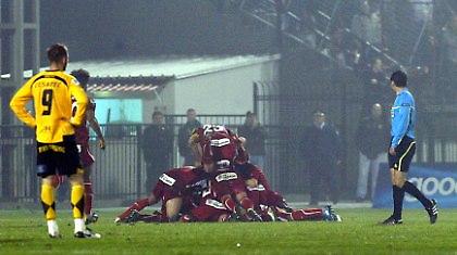 Δεν έβλεπαν ούτε τη μύτη τους…