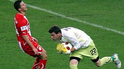 Από εκεί με έζωσαν τα φίδια