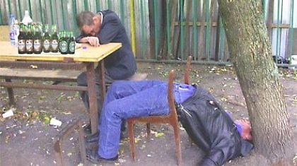 Θες να πιεις; Σπίτι σου, «μπόμπα» ή λαθρεμπόριο!