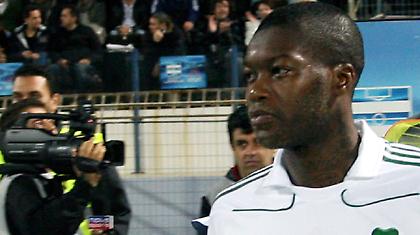 «Κάτω τα χέρια απ' τον Σισέ»!