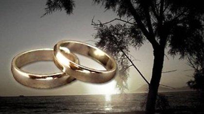 Έκλεψε τις βέρες του γάμου του!