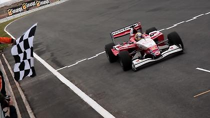 Σε νέες ηπείρους μπάλα με…μονοθέσια