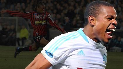 Championnat: Στο χέρι της