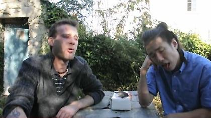 Μόνο τρελοί μπορούν να την φάνε (video)