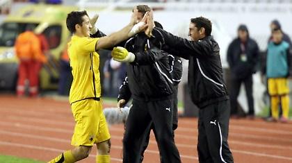 Συμφωνία με Μανωλά