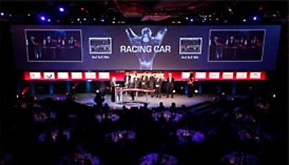 Το πήραν με το «σπαθί» τους