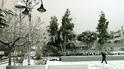 Σε λευκό κλοιό η χώρα