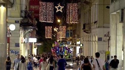 Στις 16 του μήνα ξεκινάει το εορταστικό ωράριο