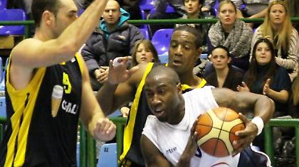 Βολές της ΑΕΚ για τη διαιτησία