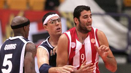 «Κλειδώνει» την πρωτιά