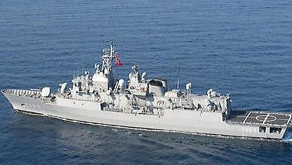 Τουρκική φρεγάτα στο Σούνιο