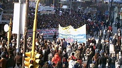 Σε θέσεις μάχης και όποιος αντέξει