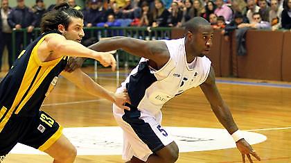 Μέσα ο Σπαρκς, εκτός τέσσερις