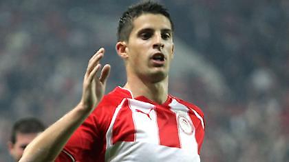 «Δένει» τον Μιραλάς