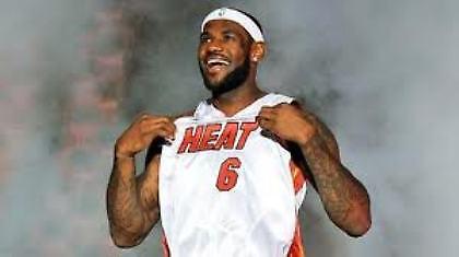 O...κουνιστός Λεμπρόν Τζέιμς (video)