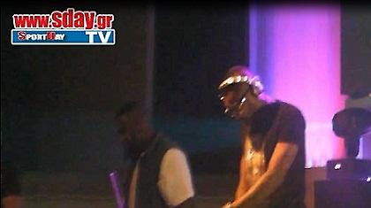 O Τζιμπρίλ Σισέ παίζει μουσική! (video)