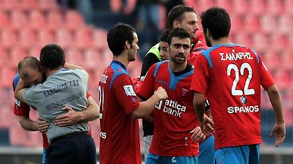 «Φουλάρει» με γεμάτες τσέπες