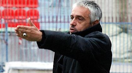 Χαραλαμπίδης στη θέση του Πετράκη!