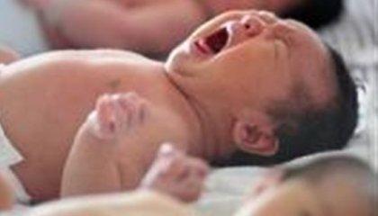 Καθυστερούν τη γέννα για ένα… μπόνους!