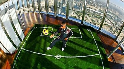 Τσαλιμάκια στον 124ο όροφο!