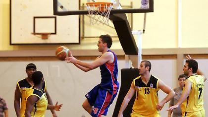 Με «κυανέρυθρη» νίκη φεύγει το 2010