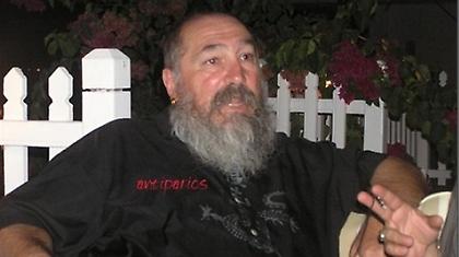 «Ο Γιώργος είναι αναρχικός γιατί διαλύει το κράτος»