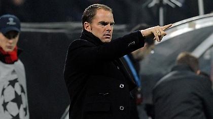 Μονιμοποιήθηκε ο Ντε Μπουρ στον Άγιαξ