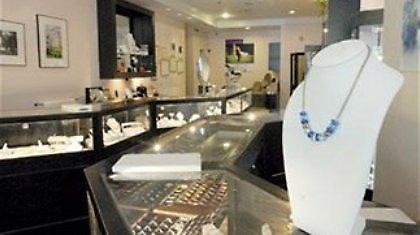 Συνέλαβαν τους διαρρήκτες των κοσμηματοπωλείων