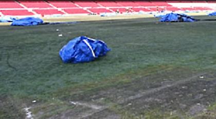 Χωράφι το «Καμπ Νου», γκρινιάζει η Μπαρτσελόνα