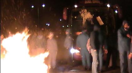 Πολιορκημένοι στο πούλμαν (video)