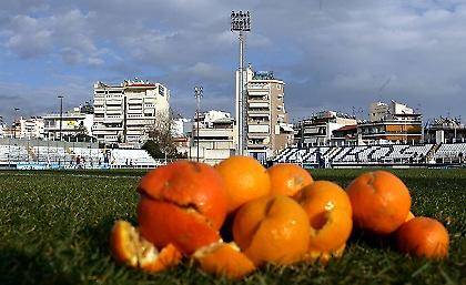 «Ντου» , πορτοκάλια, πέτρες και διακοπή στη Νεάπολη