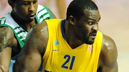 Απτόητη η Μακάμπι, ανίκητος ο «Σόφο»