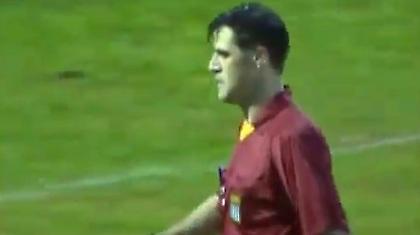 Ο χειρότερος διαιτητής του κόσμου! (video)