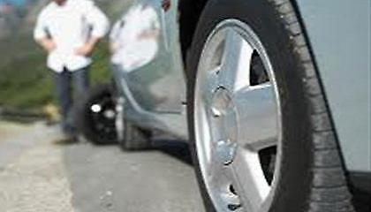 Βάνδαλοι προκάλεσαν ζημιές σε 25 αυτοκίνητα