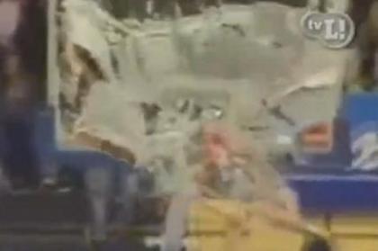 «Γκρέμισε» την μπασκέτα (video)