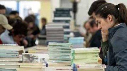 Παζάρι βιβλίου στην Κλαυθμώνος