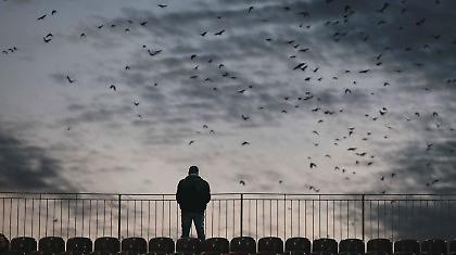 Μια… λίμνη σπατάλες κι ένας έλεγχος για κάδο απορριμμάτων