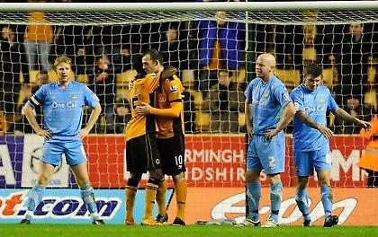 Πεντάστερη Γουλβς, ίδρωσε η Στόουκ